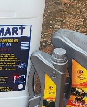 Edmart SAE 40 grey motor oil bottles